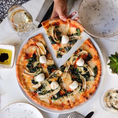 pizza-restaurant-instagram-influencer-guide